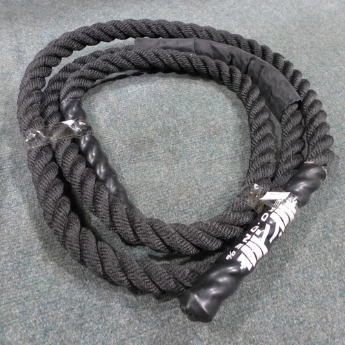 3188 - Mitre Football (Size: 5) & 1 Battle Rope      (296-22)   * This lot is subject to vat