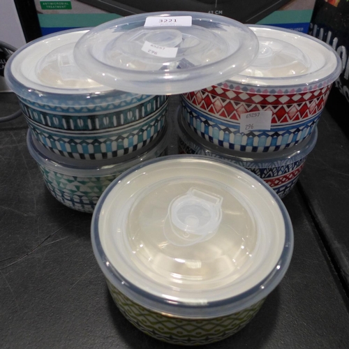3221 - Microwaveable Bowls with Lids   (296-38)   * This lot is subject to vat