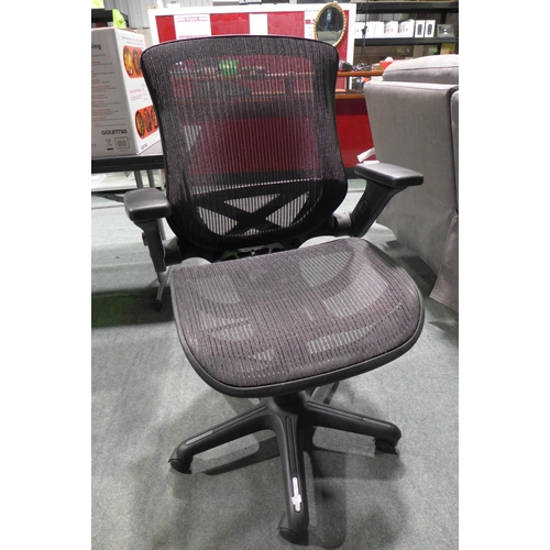 3245 - Bayside Black Mesh Office Chair  (296-283)   * This lot is subject to vat