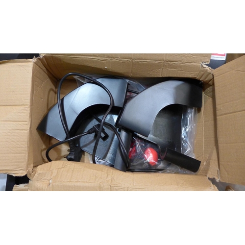 3251 - Reebok A6.0 Astroride Treadmill, original RRP £583.33 + vat (295-31) *This lot is subject to vat