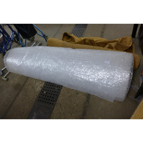 2324 - Large roll of bubble wrap