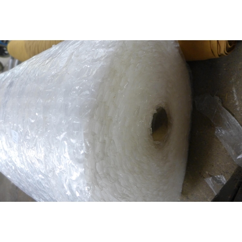 2324 - Large roll of bubble wrap