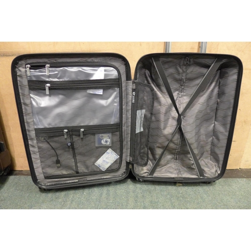 3261 - Samsonite 2 pc hardside black suitcase set (296-427) *This lot is subject to VAT