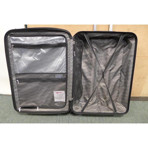 3261 - Samsonite 2 pc hardside black suitcase set (296-427) *This lot is subject to VAT