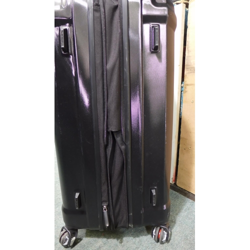 3261 - Samsonite 2 pc hardside black suitcase set (296-427) *This lot is subject to VAT