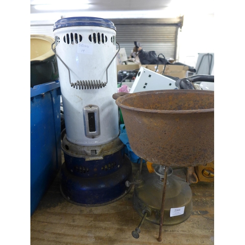 2366 - Paraffin camping stove and heater