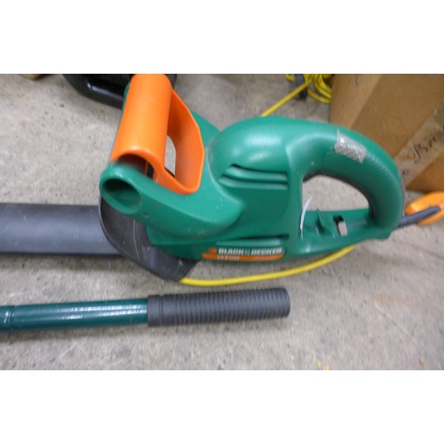 2240A - Black & Decker electric hedge cutter & 4 garden edge cutters