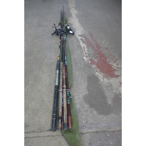 2202 - Small quantity of fishing rods and reel