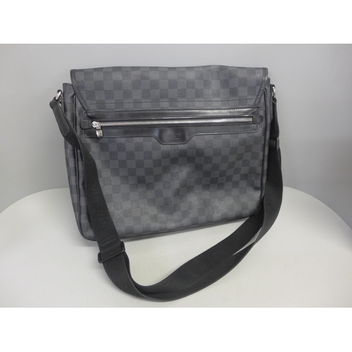 1299 - A Louis Vuitton messenger bag