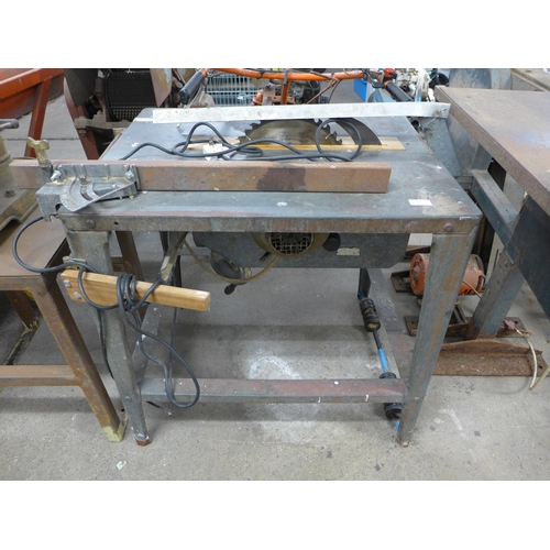 2002 - 240v Table saw on metal stand