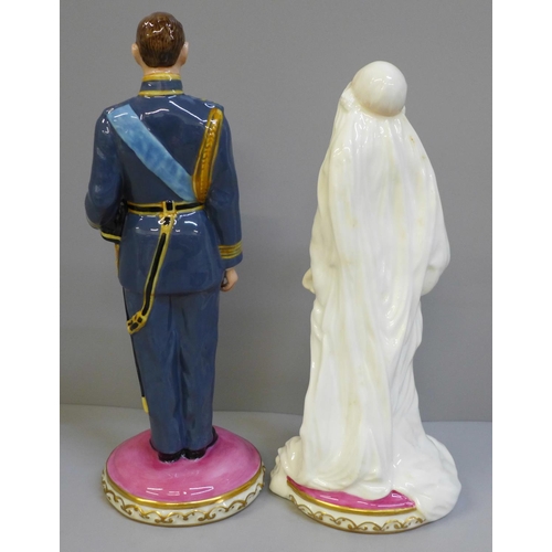 602 - A Royal Doulton Classics, The Future King George VI and Elizabeth Bowes-Lyon, boxed with certificate