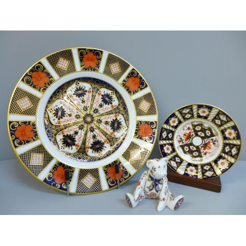 633 - A Royal Crown Derby 1128 pattern plate, teddy bear paperweight and a Royal Crown Derby 2451 dish