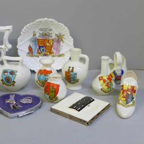 703 - A collection of crested china and three compacts/mirrors