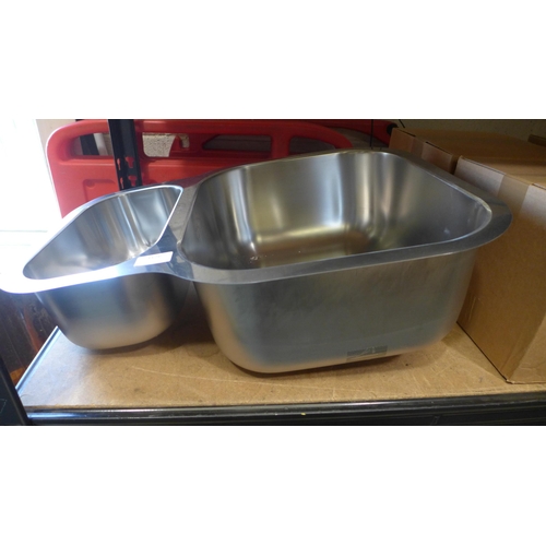 3126 - Ecuador 1.5 Bowl RVS U/mount Stainless Steel Sink -  430x582  - Model no  BL453665 , Original RRP £2... 