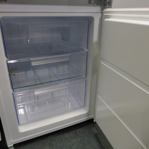 3160 - Zanussi 70/30 Fridge Freezer - Low Frost H1772xW546xD549  - Model no  ZNFN18ES3 , Original RRP £557.... 