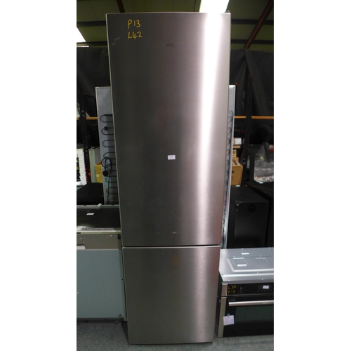 3170 - AEG Freestanding 60/40 Fridge Freezer with CustomFlex H2010xW595xD650  - Model no  RCB636E4MX , Orig... 