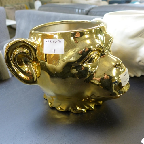 1473 - Two monkey pots, one gold, one white