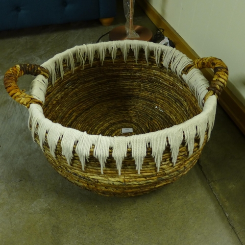 1346 - A natural seagrass storage basket, H 26cms (KP00924)   #