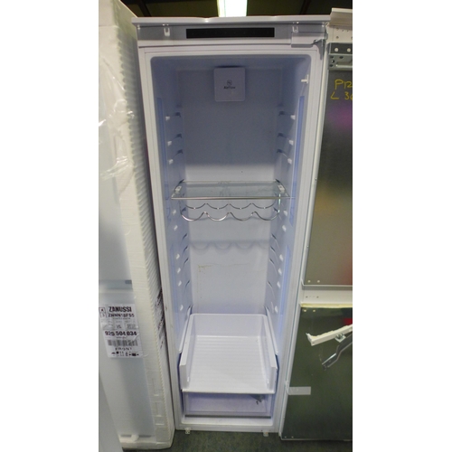 3124 - CDA Tower Freezer - Model FW822/1 - (Door Requires Attention), Original RRP £313.33 inc. vat (400-82... 