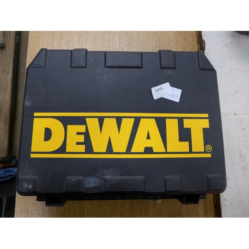 2029 - A DeWalt DW920 cordless drill with battery and charger