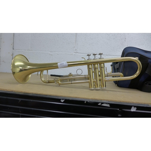 2093 - A Mirage trumpet in case with accessory set