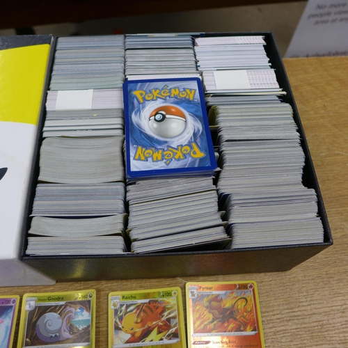 2133 - A collection of 1500-1800 Pokemon cards