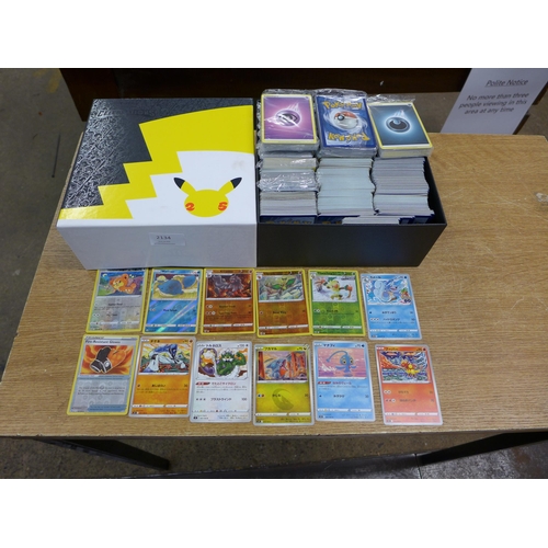 2134 - A collection of 1500-1800 Pokemon cards