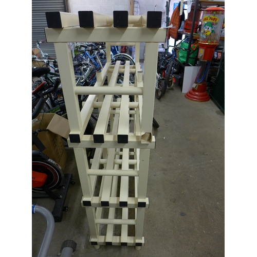 2187 - A four-tier plastic shelving unit