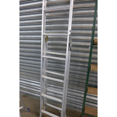 2207 - 4 Step ladders