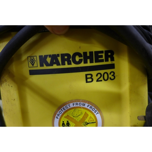 2220 - A Karcher B203 jet wash