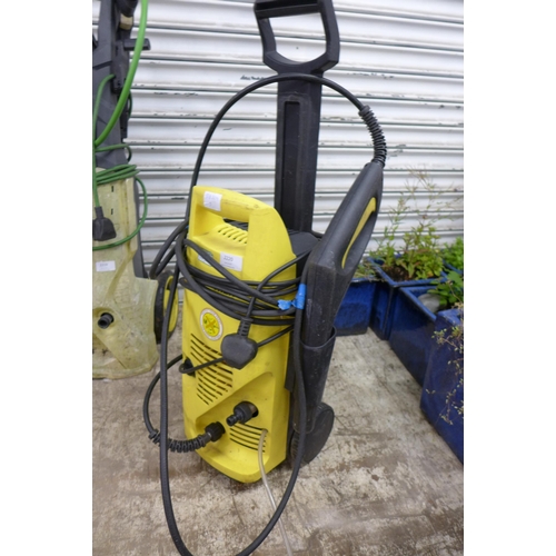 2220 - A Karcher B203 jet wash