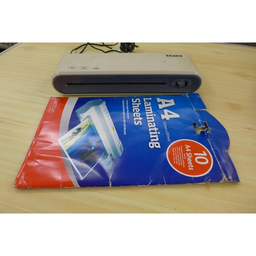 2252 - An A4 laminator and sheets