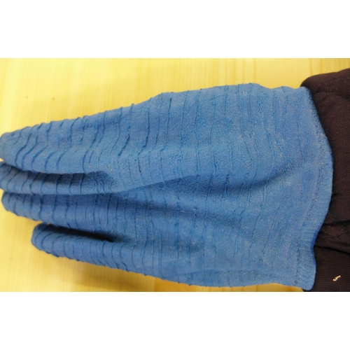 2263A - 3 ROKA heatproof gauntlets - sealed