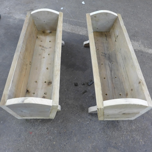 2273 - A pair of planters - 900mm x 300mm