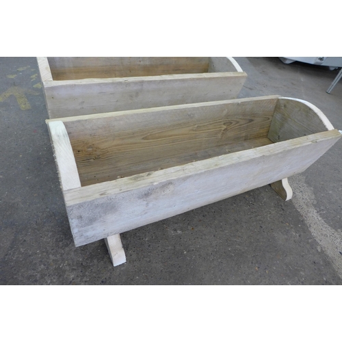 2273 - A pair of planters - 900mm x 300mm