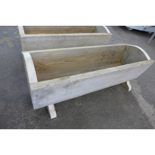 2274 - A pair of planters - 900mm x 300mm