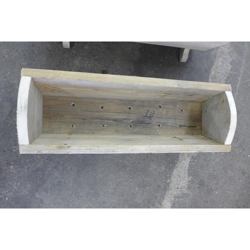 2274 - A pair of planters - 900mm x 300mm