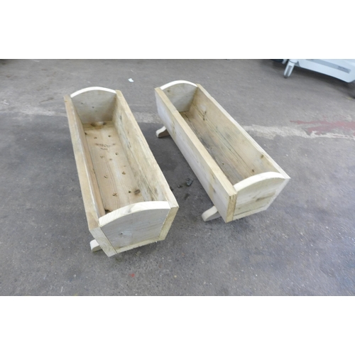 2275 - A pair of planters - 1200mm x 300mm