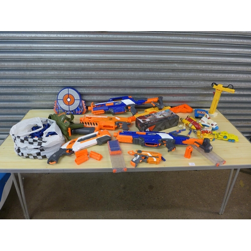 2281 - Nerf guns with bullets