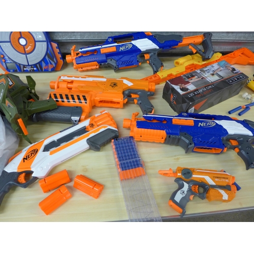 2281 - Nerf guns with bullets