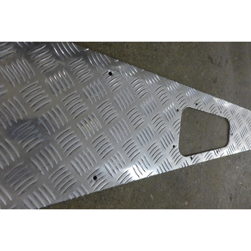 2305 - 2 Sheets of chequer plate steel