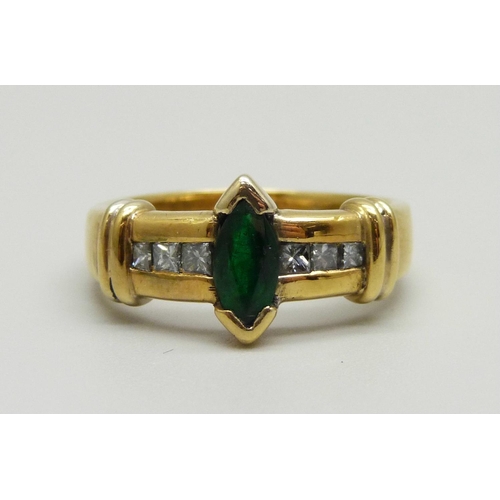 1004 - An 18ct gold, princess cut diamond and green stone ring, 5.5g, Q