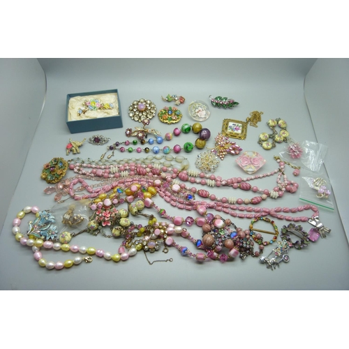 1029 - Vintage costume jewellery