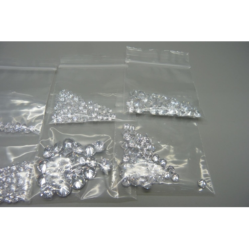 1061 - Unmounted cubic zirconia stones