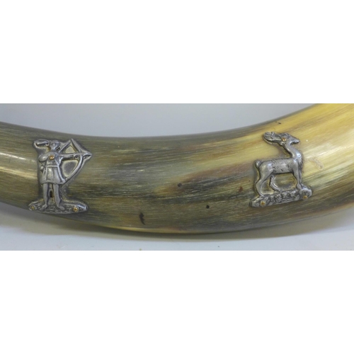 675 - A horn with Sherwood Foresters badges