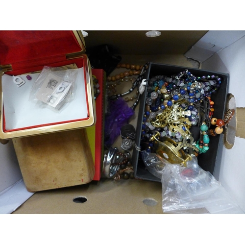 738 - A box of mainly new age and ethnic costume jewellery