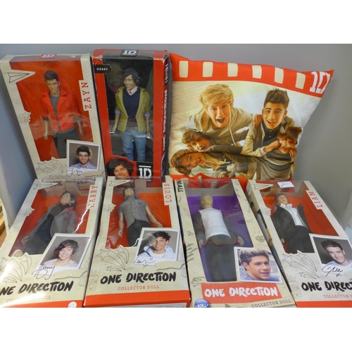 777 - A set of six One Direction collector dolls and a One Direction pillow