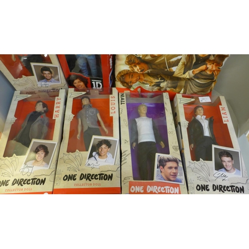 777 - A set of six One Direction collector dolls and a One Direction pillow