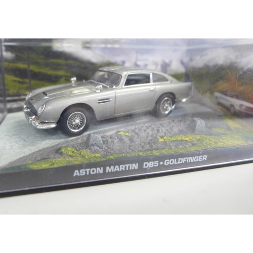 787 - James Bond 007; a bingo set, sealed, limited edition Lotus Esprit, model vehicles, boxed and an unbo... 