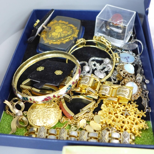 793 - A collection of vintage costume jewellery, earrings, cufflinks, etc.